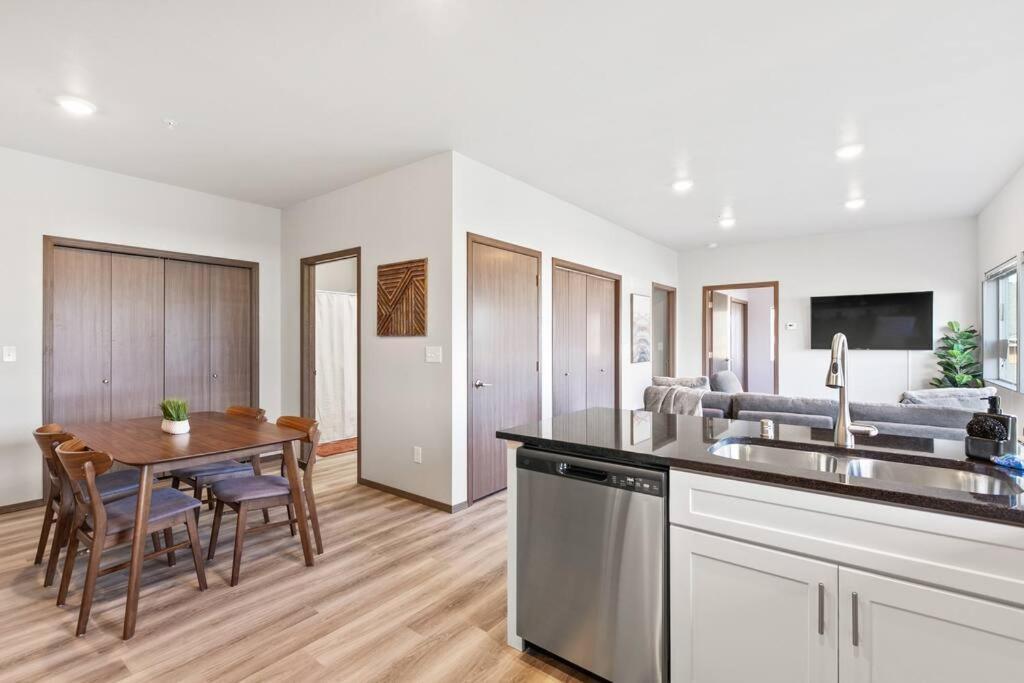 Brand New 2 Bd 2 Bth Near Dt And Perry District Apartment Spokane Exterior photo
