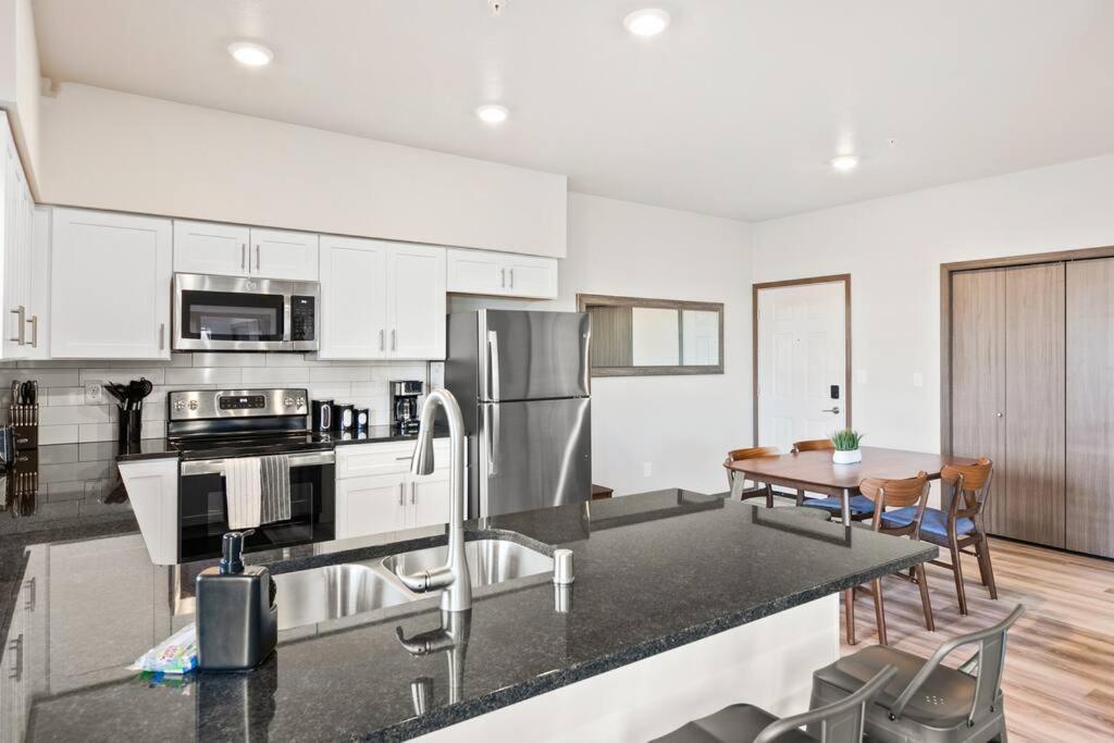 Brand New 2 Bd 2 Bth Near Dt And Perry District Apartment Spokane Exterior photo